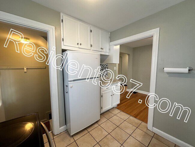 Building Photo - 3 Bed 1 Bath Home