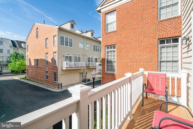 Building Photo - 456 Ferdinand Day Dr