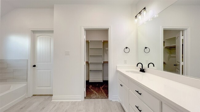 Building Photo - 805 Tippit Ln