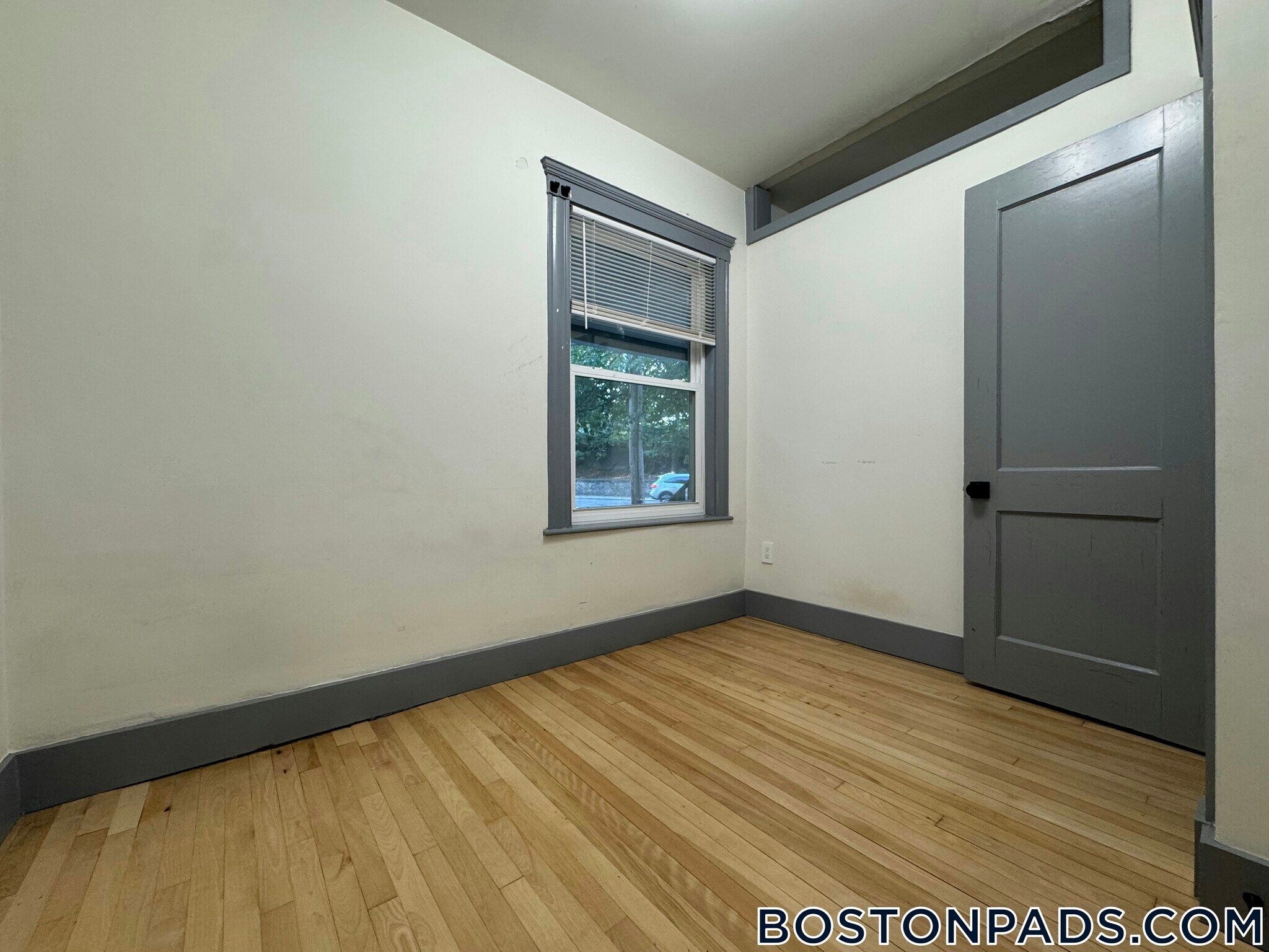 Building Photo - 41 Long Ave