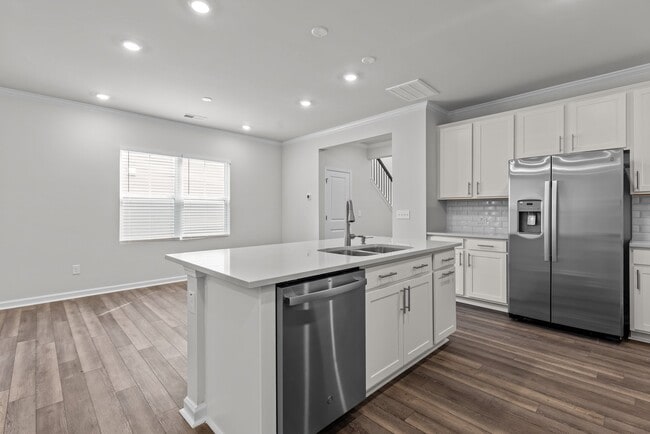 Building Photo - 1105 Red Wing Dr