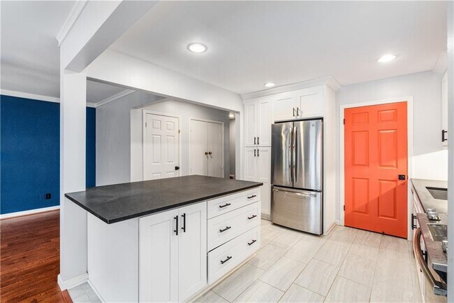 Building Photo - 2751 Farmstead Rd