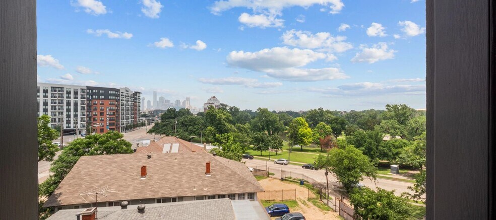 Building Photo - 1100 N Zang Blvd