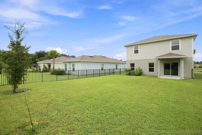 Building Photo - 484 Cherimoya St