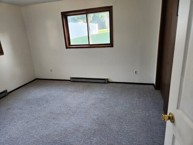 Building Photo - 1022 Higby Dr