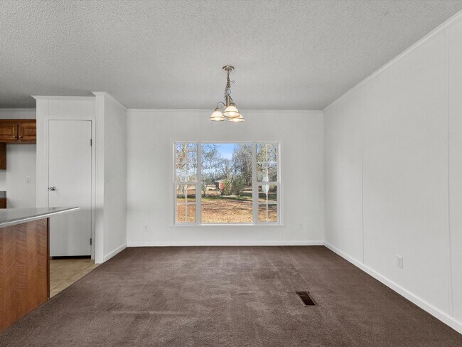 Building Photo - Great Home Near Tanner High School!