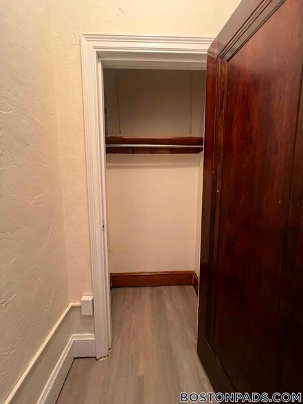 Building Photo - 2 Elmwood Ave