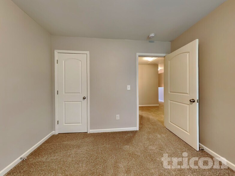 Building Photo - 2079 Aragon Lane