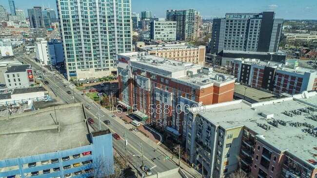 Building Photo - 1803 Broadway
