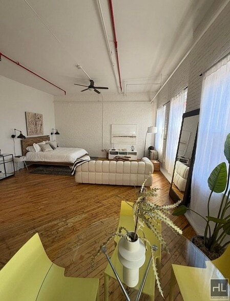 Building Photo - LINCOLN AVENUE