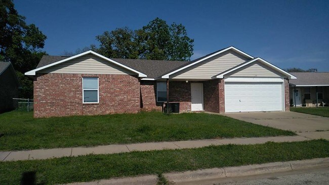 Building Photo - 206 Bobbie Ann Ct