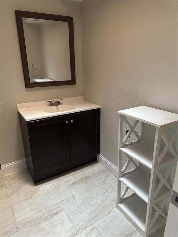 Building Photo - 1795 S Lilac Cir