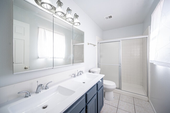 Building Photo - 2247 Heavenly View Dr