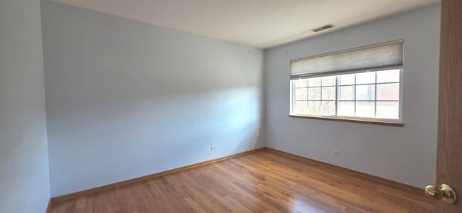 Building Photo - 212 Willow Blvd