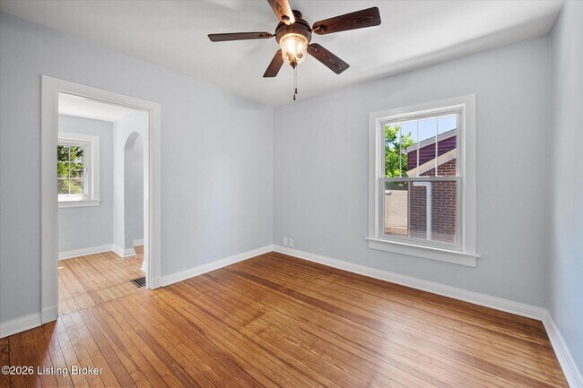 Building Photo - 4513 S 6th St