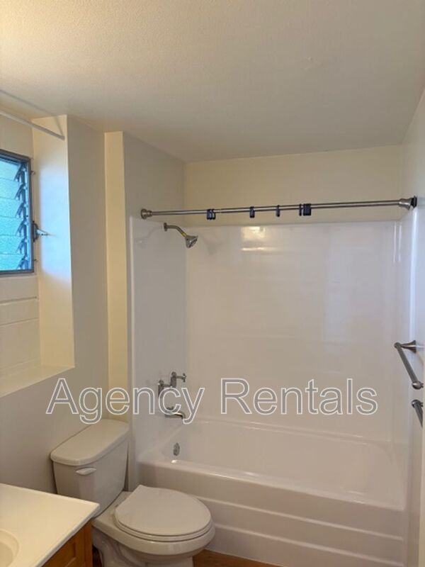 Building Photo - 1519 Nehoa St