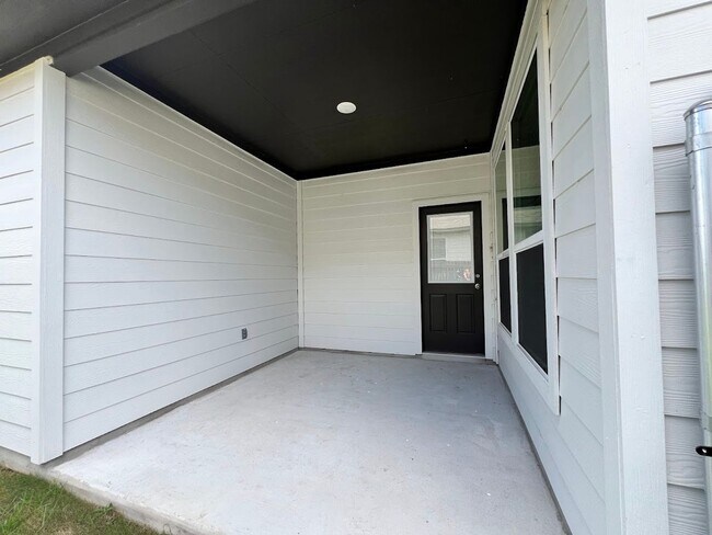 Building Photo - 158 Schrader Dr