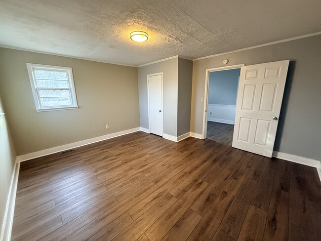 Building Photo - 608 Mt Pelia Rd