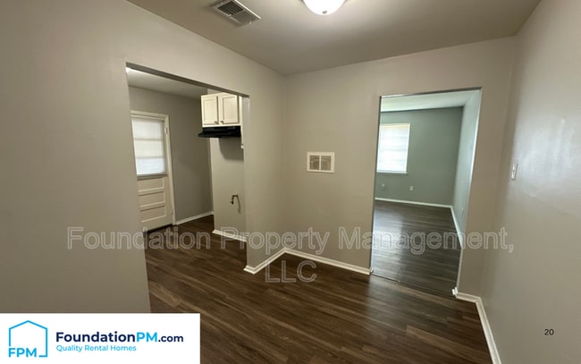 Building Photo - 1056 Hudson St