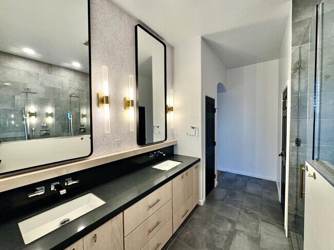 Building Photo - 13743 N High Mountain View Pl