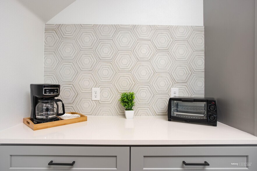 Building Photo - 1727 E Crockett St