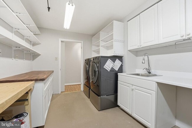 Building Photo - 1528 Goldenrain Ct