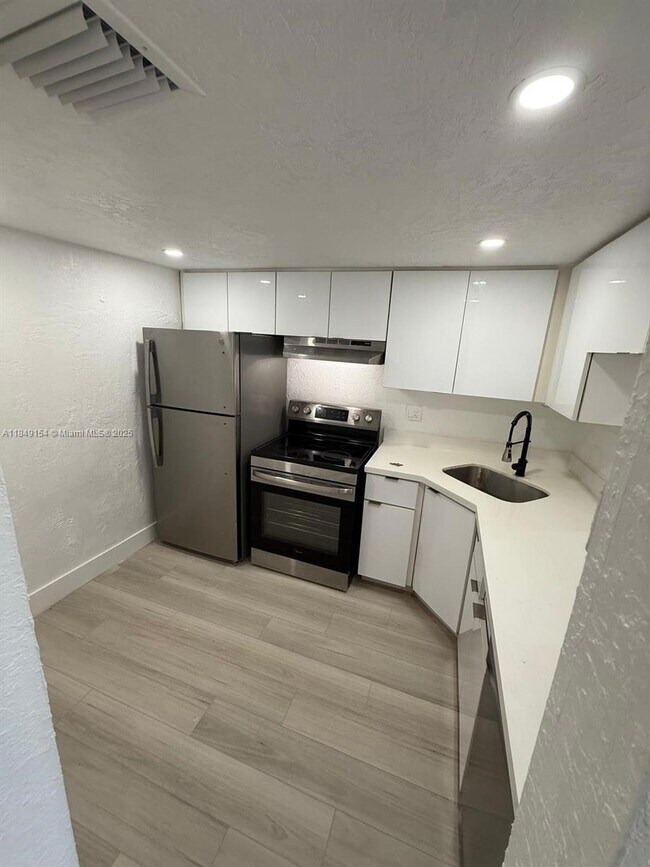 Building Photo - 2655 NW 60th Way