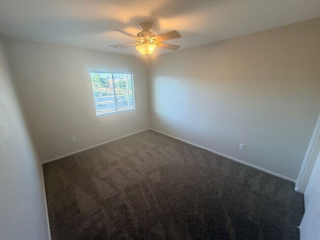 Building Photo - 3 bedroom with loft home in North Las Vegas!