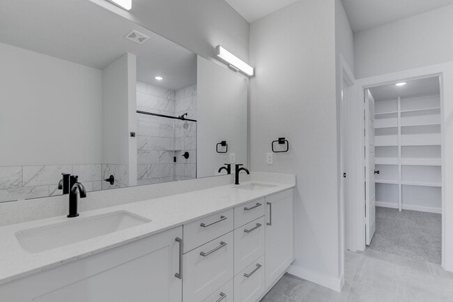 Building Photo - AVAILABLE NOW! LUXURIOUS TRIPLEX LOCATED ON 1-ACRE LOT IN MIDLOTHIAN, TX!