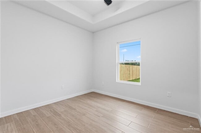 Building Photo - 17 Dorcas Cir