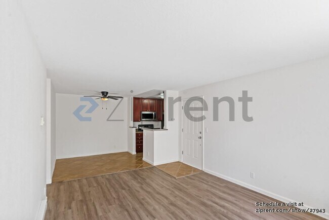 Building Photo - 866 Catkin Ct