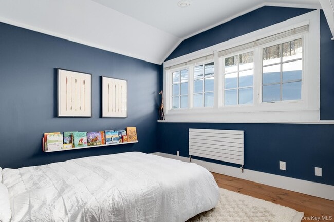 Building Photo - 291 Roaring Brook Rd