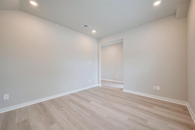 Building Photo - 6306 Brahman Ct