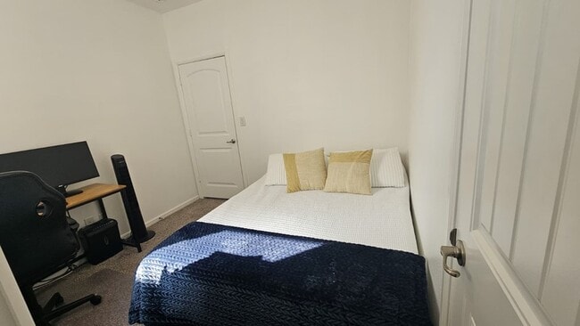 Building Photo - 6906 Brisco Rd