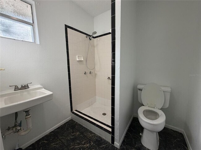 Building Photo - 1762 32nd St