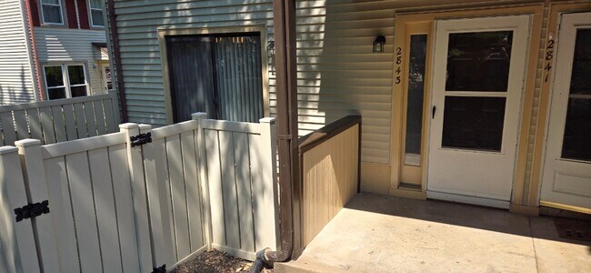 Primary Photo - 2843 Chablis Cir