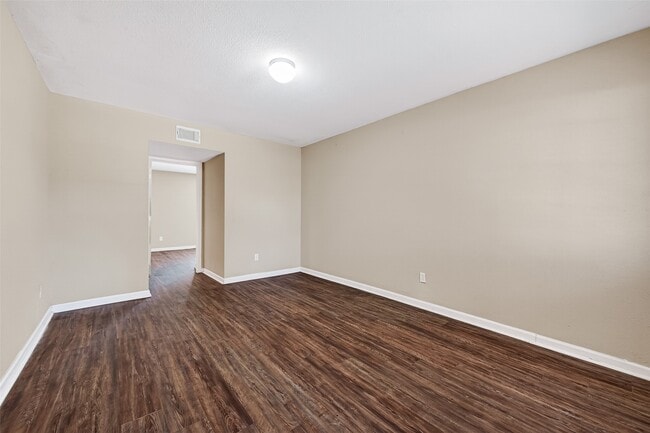 Building Photo - 3927 Prudence Dr