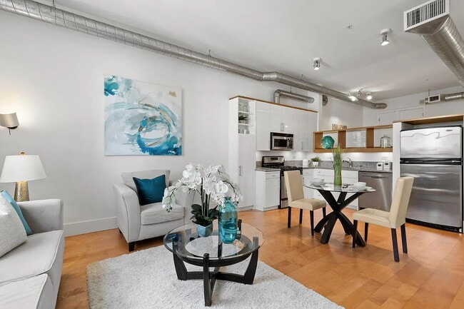 Building Photo - "Chic 1-Bedroom Retreat in Santana Row: 86...