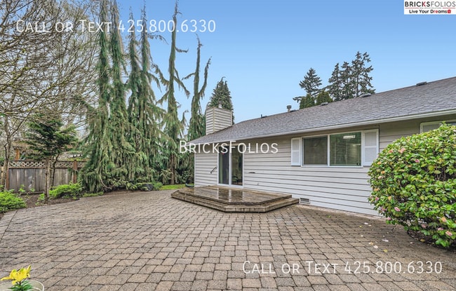 Building Photo - Inviting Bothell Home: Your Sanctuary with...