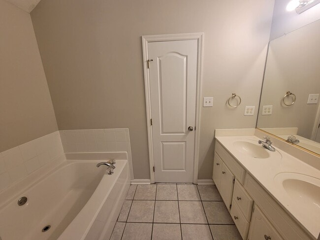 Building Photo - 4779 Cold Springs Dr