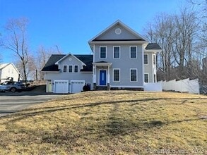 Building Photo - 462 Main St