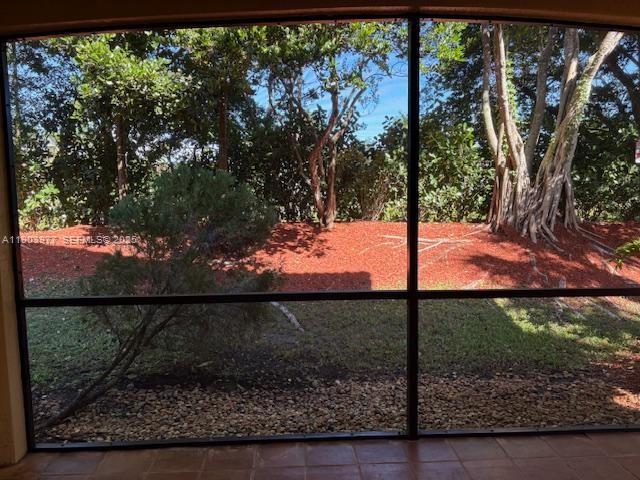 Building Photo - 3817 Tree Top Dr