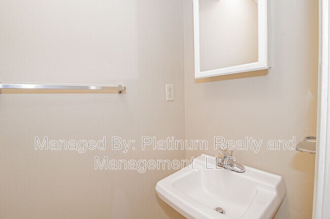 Building Photo - 1603 Minglewood Dr
