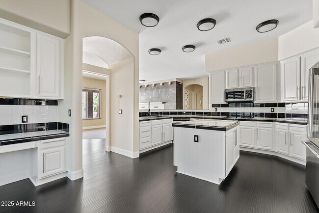 Building Photo - 8274 E Tailspin Ln