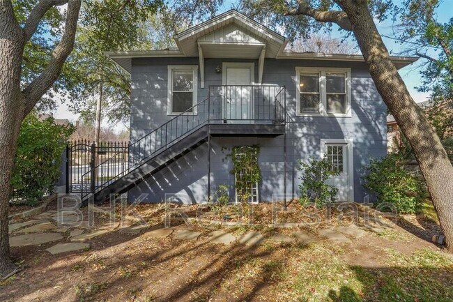 Building Photo - 1915 Clover Ln