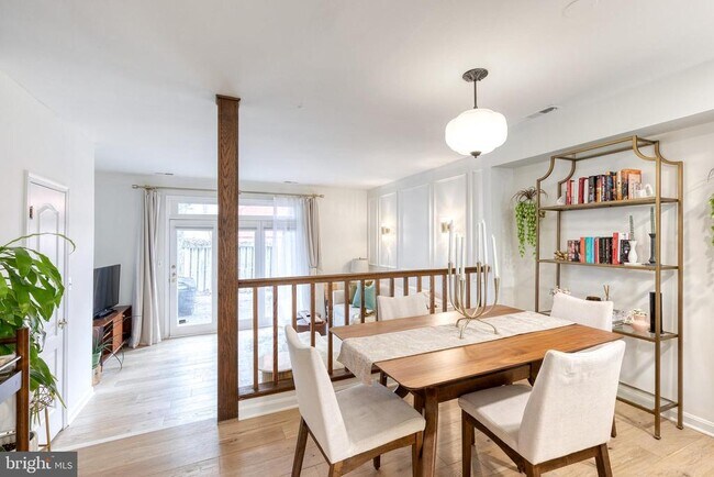 Building Photo - 1928 Aliceanna St