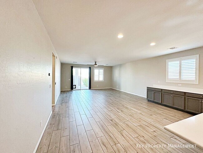 Building Photo - 6033 Torciano St