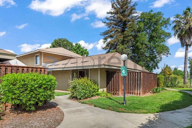 Building Photo - 2095 Olivera Rd