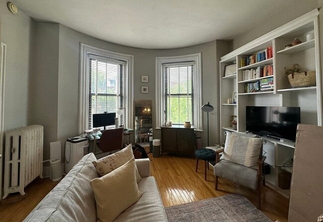 Building Photo - 656 Tremont St