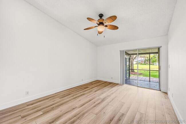 Building Photo - 7618 Pinewalk Dr S